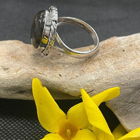 Sterling Silver Labadorite Ring - Picture 6 of 8